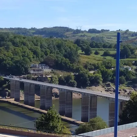 Huellas Albergue-turistico * Portomarin