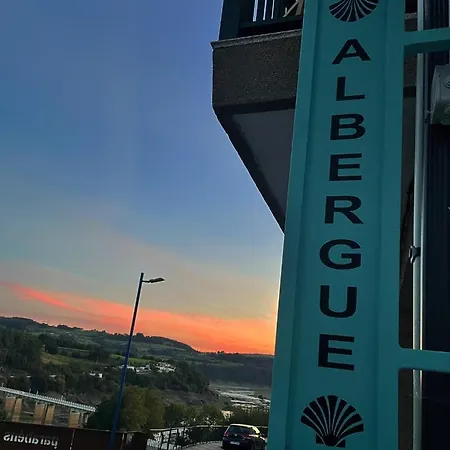 Huellas Albergue-turistico Guest house *