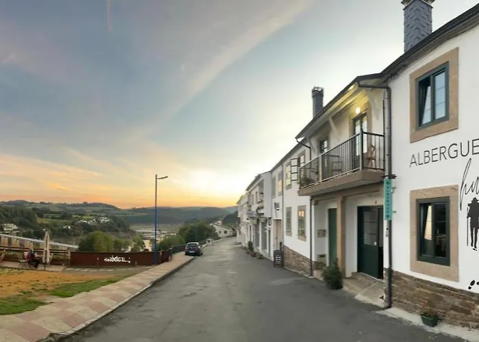 Huellas Albergue-turistico 招待所 *